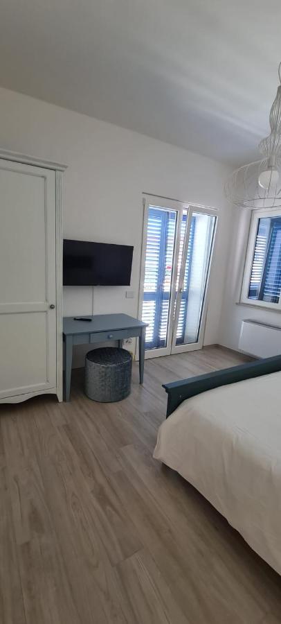 Eco-House Da Franco Hotel Чивитанова Марке Екстериор снимка